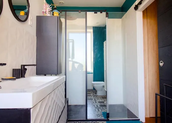 Semesterbostad La Maison Vagabonde, Maison 3 Chambres, 6 Personnes & Jardin, Intendance Luxury Host *