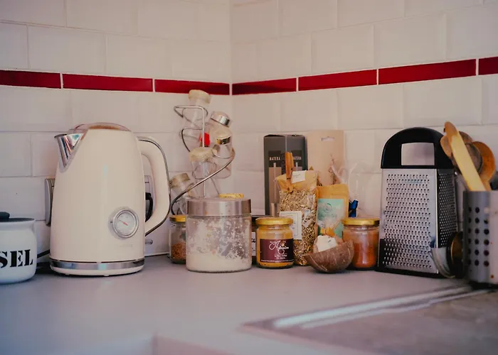 Semesterbostad La Maison Vagabonde, Maison 3 Chambres, 6 Personnes & Jardin, Intendance Luxury Host *