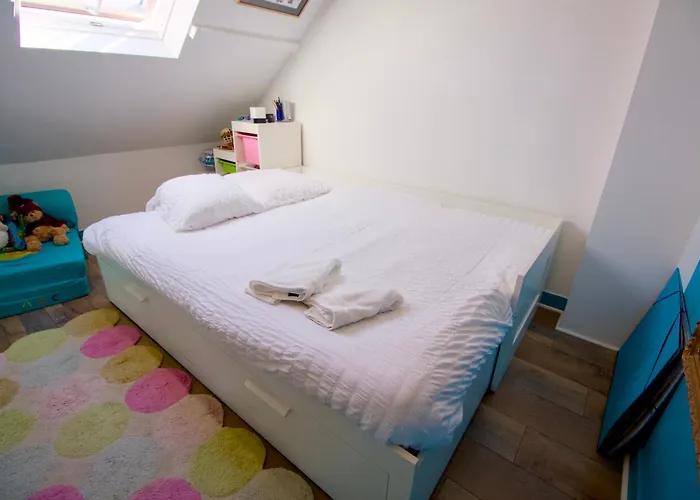 La Maison Vagabonde, Maison 3 Chambres, 6 Personnes & Jardin, Intendance Luxury Host Greville-Hague