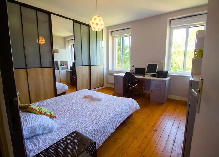 Semesterbostad La Maison Vagabonde, Maison 3 Chambres, 6 Personnes & Jardin, Intendance Luxury Host *