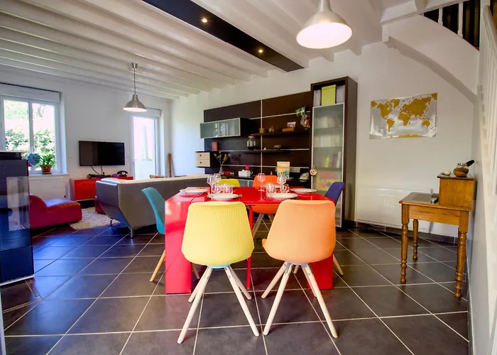 Semesterbostad La Maison Vagabonde, Maison 3 Chambres, 6 Personnes & Jardin, Intendance Luxury Host