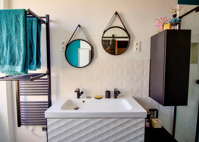 Semesterbostad La Maison Vagabonde, Maison 3 Chambres, 6 Personnes & Jardin, Intendance Luxury Host *