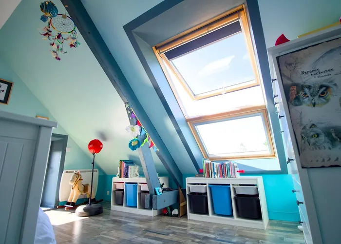 Semesterbostad La Maison Vagabonde, Maison 3 Chambres, 6 Personnes & Jardin, Intendance Luxury Host Greville-Hague